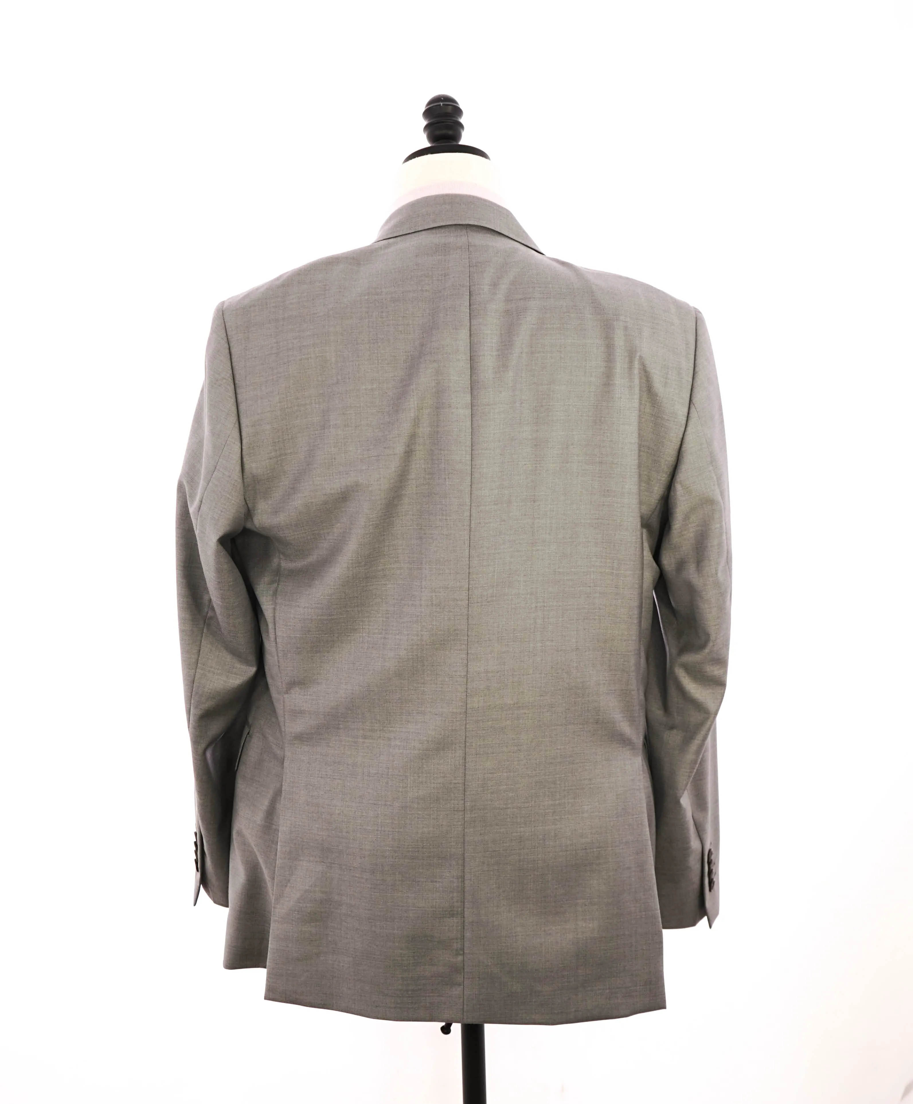 $1,295 ERMENEGILDO ZEGNA - By SAKS FIFTH AVENUE "Classic" Gray Suit - 40R 36W