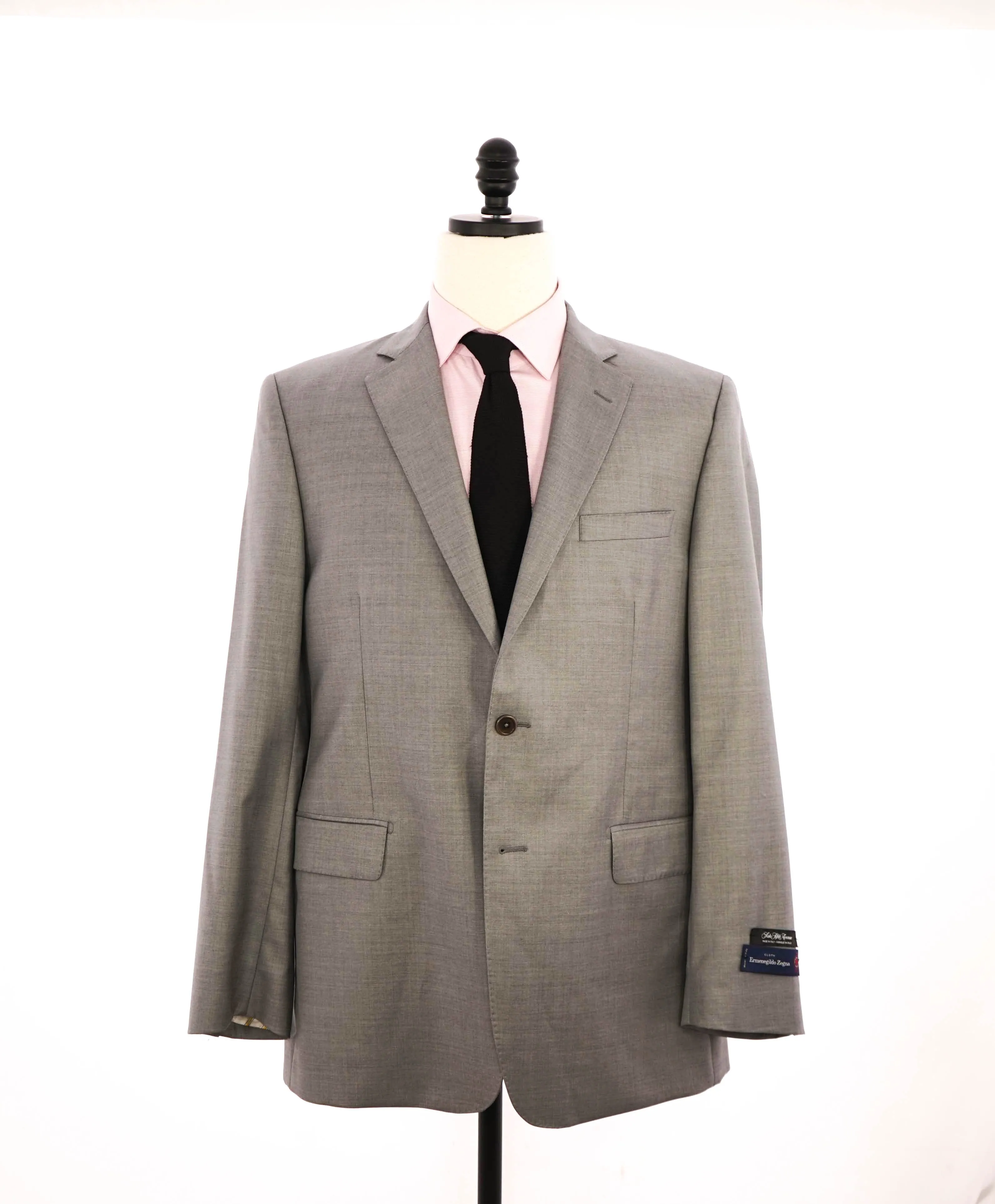 $1,295 ERMENEGILDO ZEGNA - By SAKS FIFTH AVENUE "Classic" Gray Suit - 40R 36W
