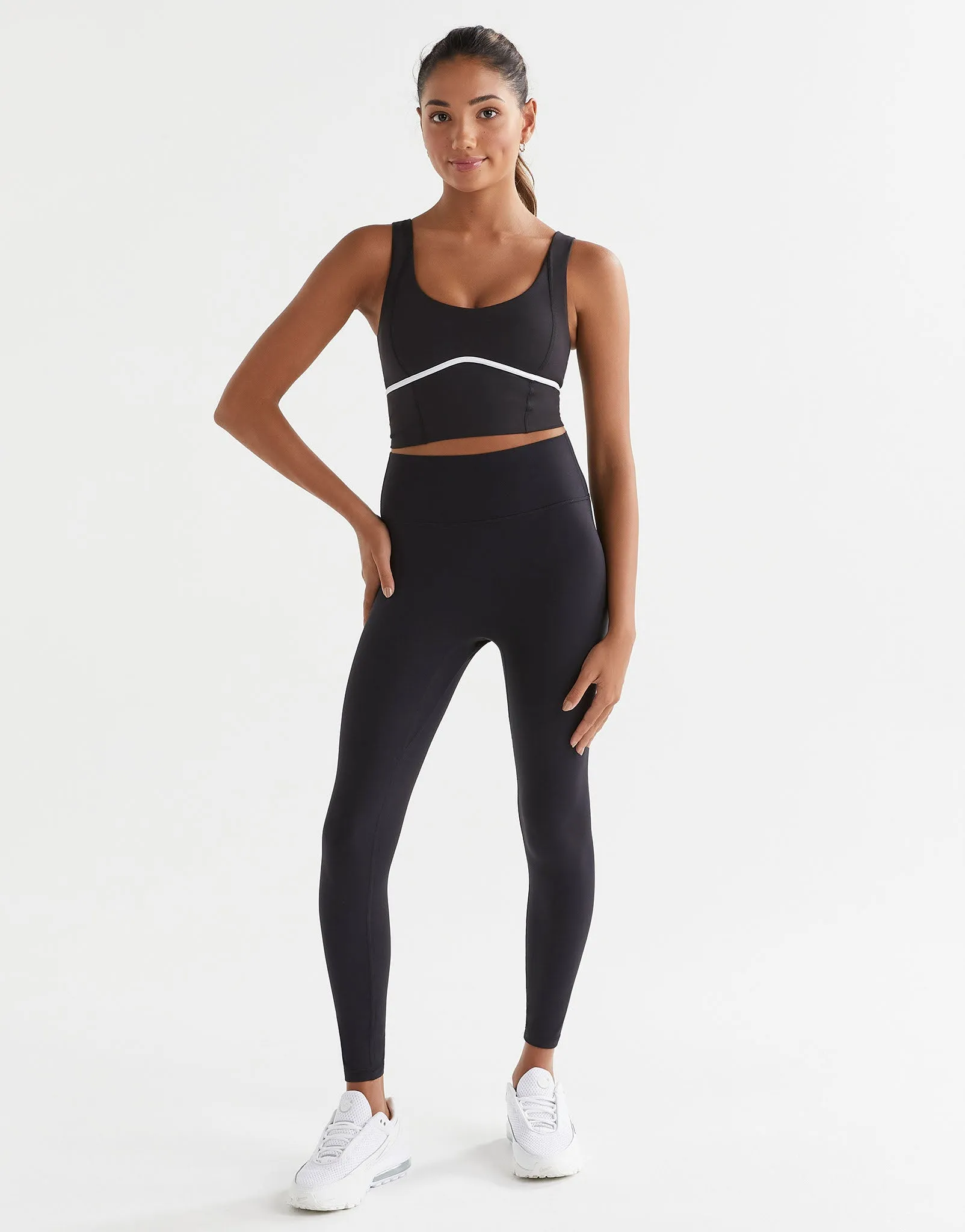 AVA Sports Bra - Black
