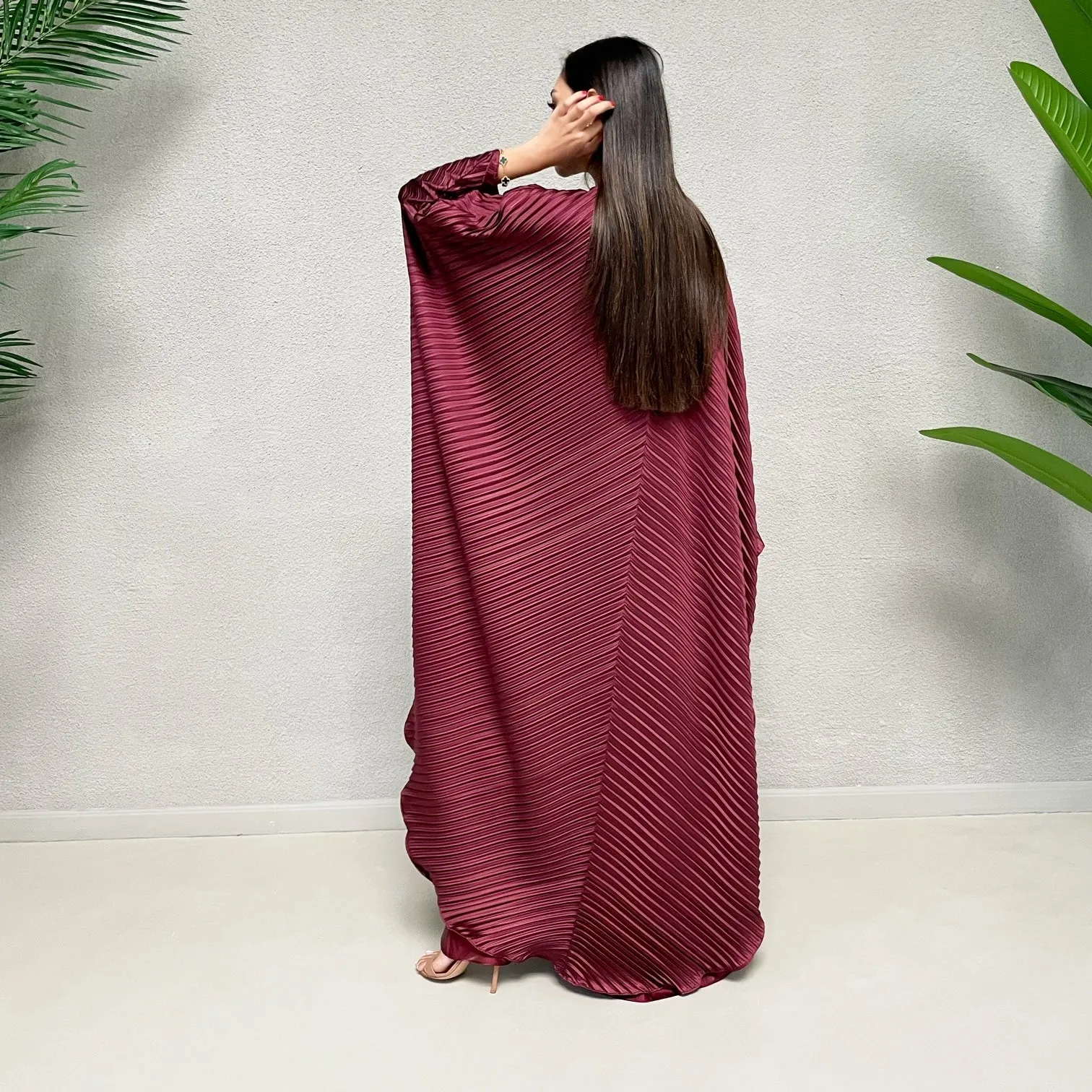 AW 21 BURGUNDY EVENING PLEATED KAFTAN