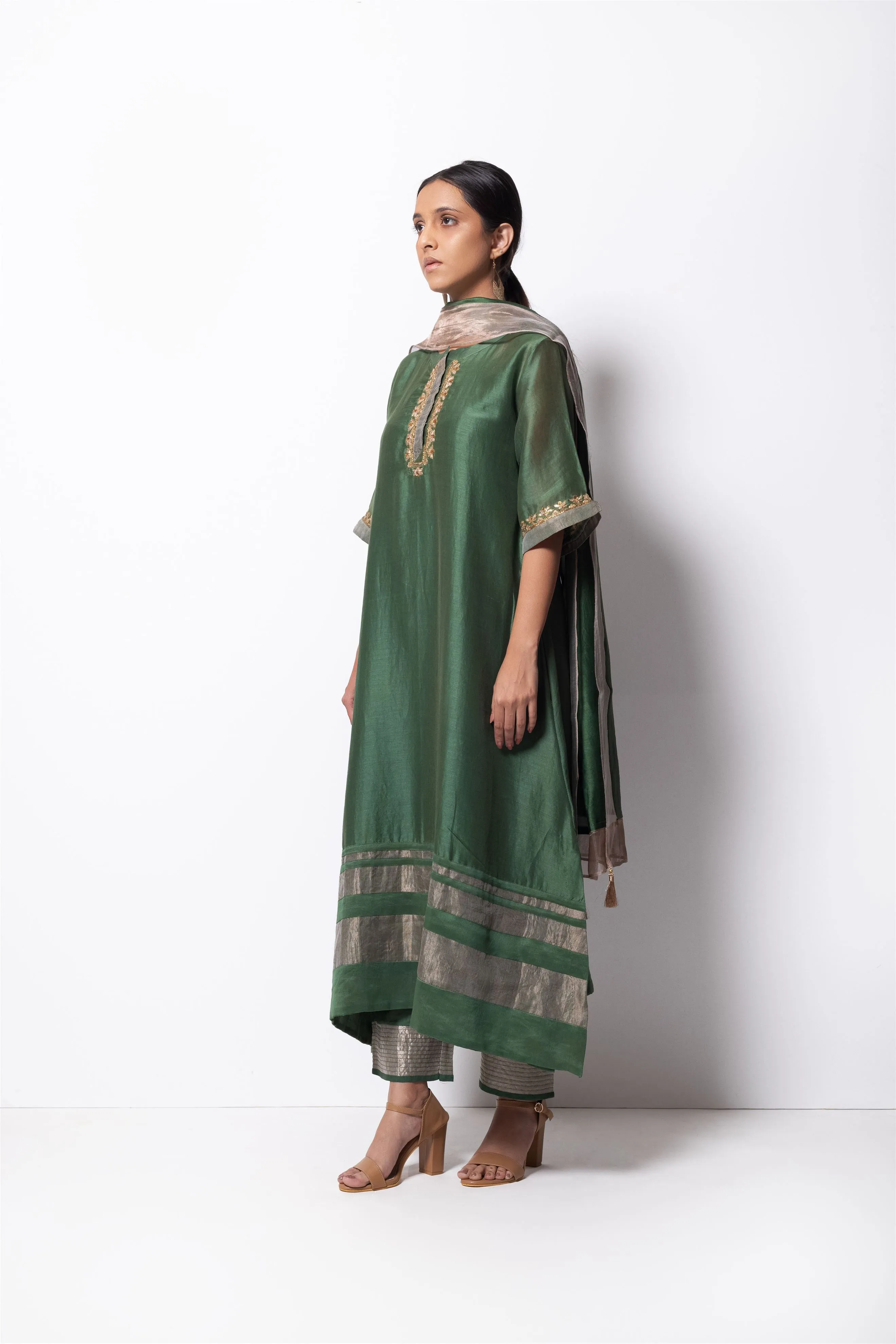 Bhavik Shah   I   Bainbridge Ave Kurta Full Set - Kurta, Stole, Pants, With Slip Kurta - Handwoven Chanderi Silk, Stole - Chanderi & Zari, Pants - Cotton Silk BERYL GREEN CH-SK-BG-23