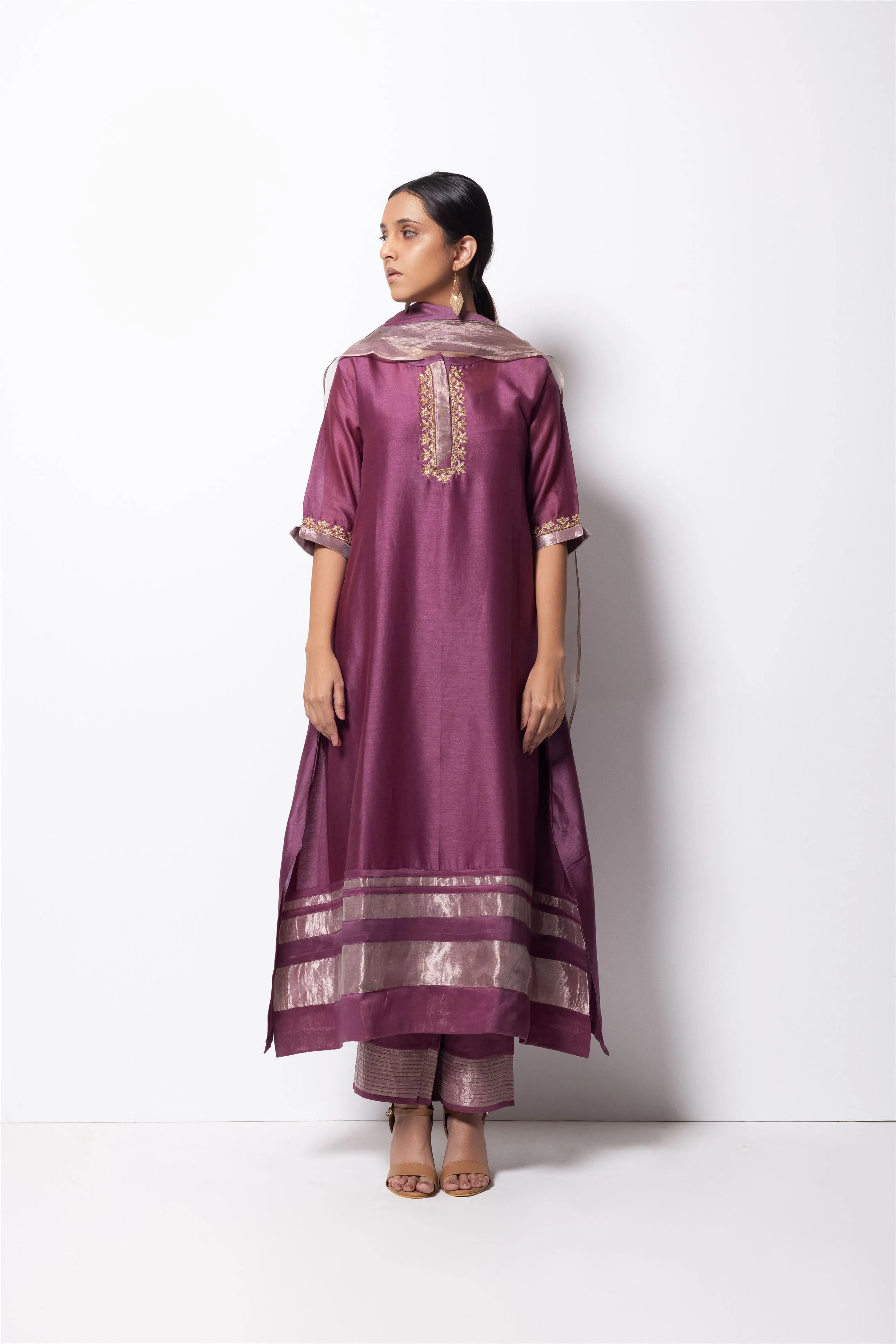 Bhavik Shah   I   Bronx Kurta Full Set - Kurta, Stole, Pants, With Slip Kurta - Handwoven Chanderi Silk, Stole - Chanderi & Zari, Pants - Cotton Silk PLUM PINK CH-SK-PP-23