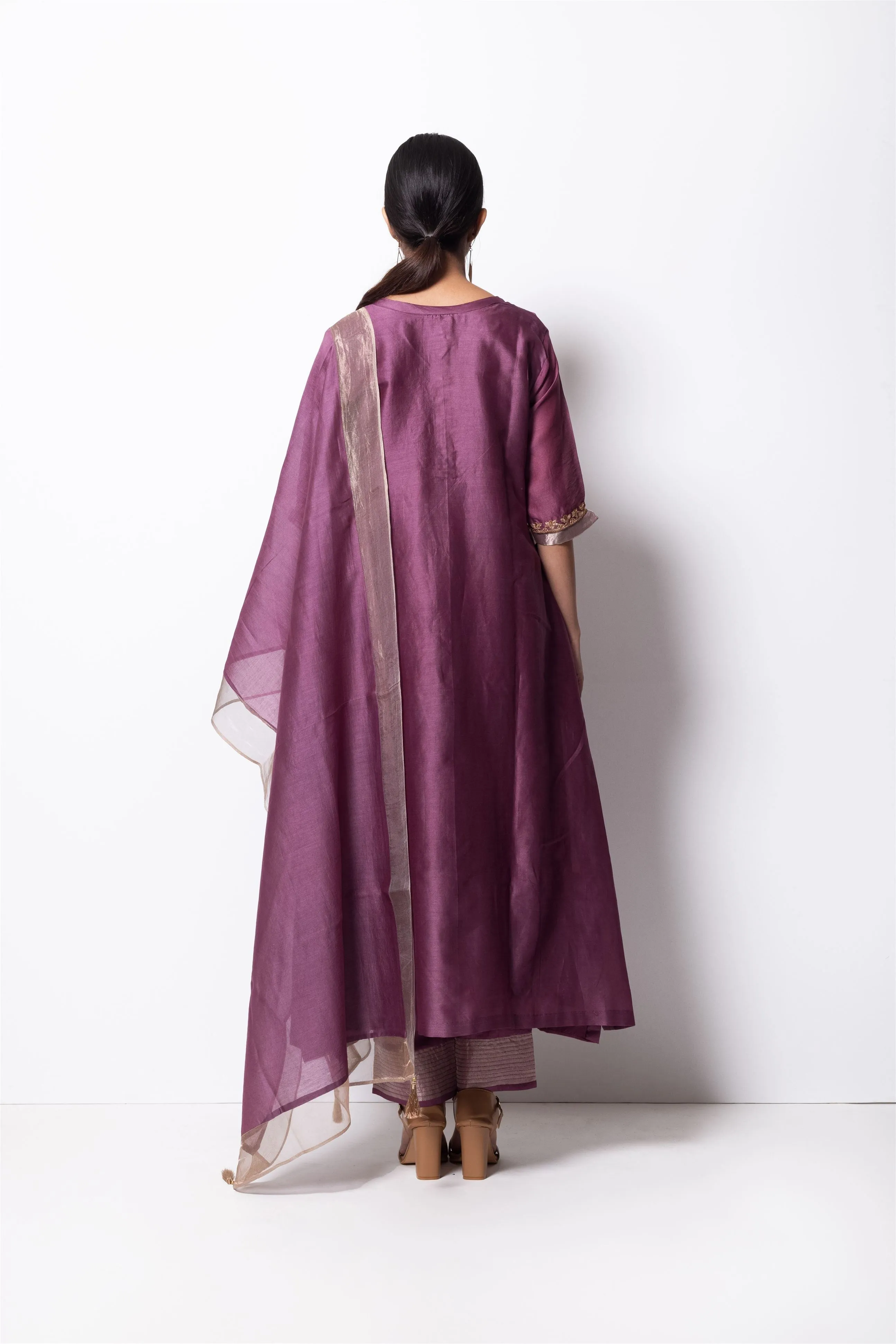 Bhavik Shah   I   Bronx Kurta Full Set - Kurta, Stole, Pants, With Slip Kurta - Handwoven Chanderi Silk, Stole - Chanderi & Zari, Pants - Cotton Silk PLUM PINK CH-SK-PP-23
