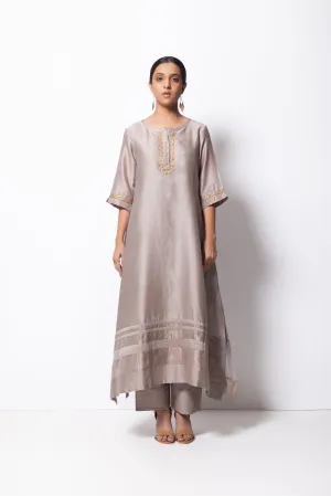 Bhavik Shah   I   Queens Kurta Full Set - Kurta, Stole, Pants, With Slip Kurta - Handwoven Chanderi Silk, Stole - Chanderi & Zari, Pants - Cotton Silk SILVER GREY CH-SK-SG-23