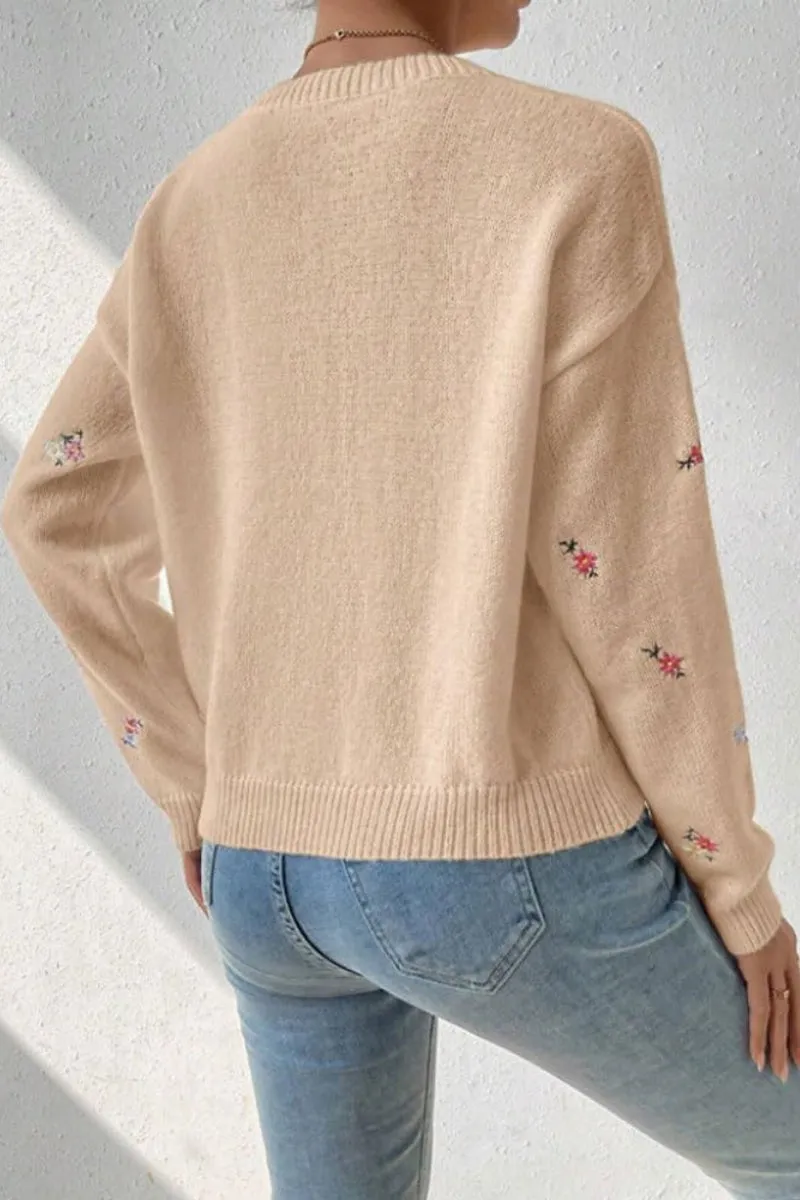 Chouyatou Women's Ditsy Floral Embroidered Pullover Sweater Color Block Loose Fit Knit Jumper Tops