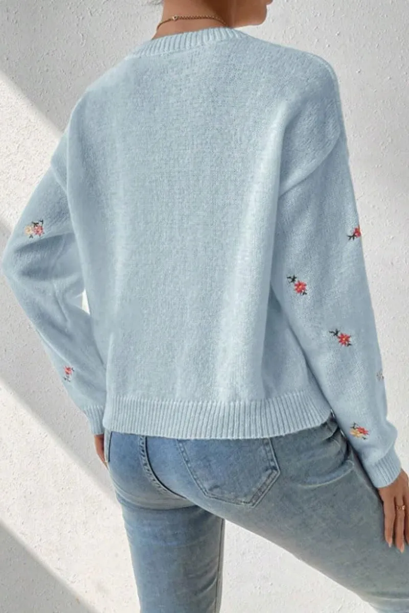 Chouyatou Women's Ditsy Floral Embroidered Pullover Sweater Color Block Loose Fit Knit Jumper Tops
