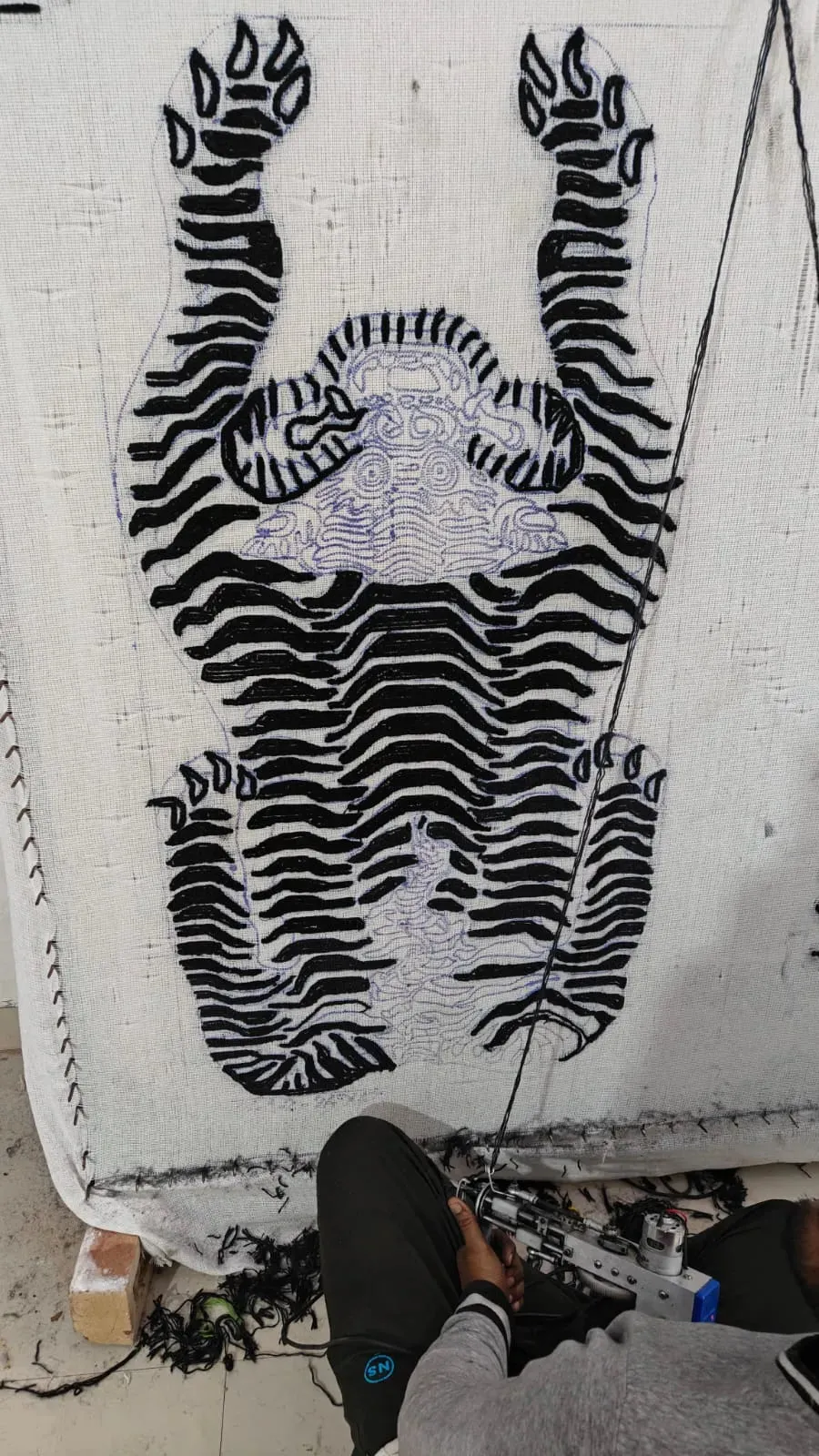 Classic Tiger Yogi Accent Wool Rug