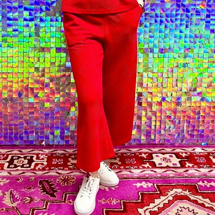 Comfy Textured Crop Pants - Red