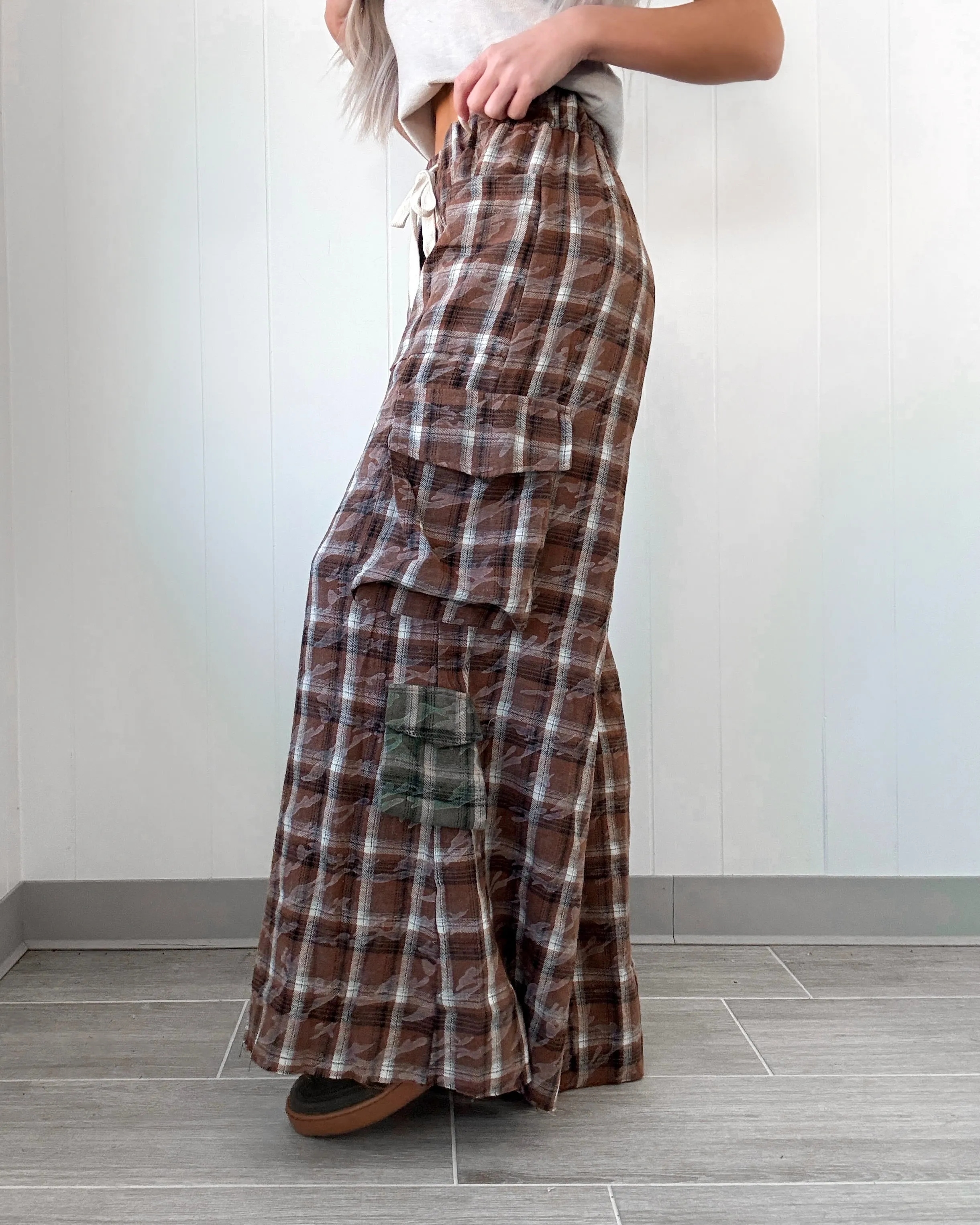 Downtown Plaid Cargo Pants - Choco