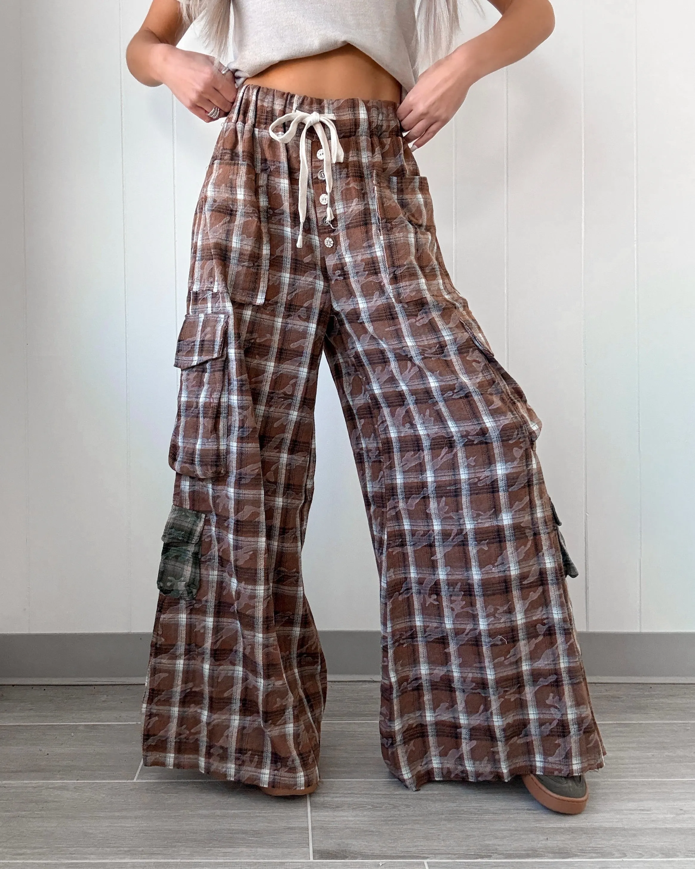 Downtown Plaid Cargo Pants - Choco