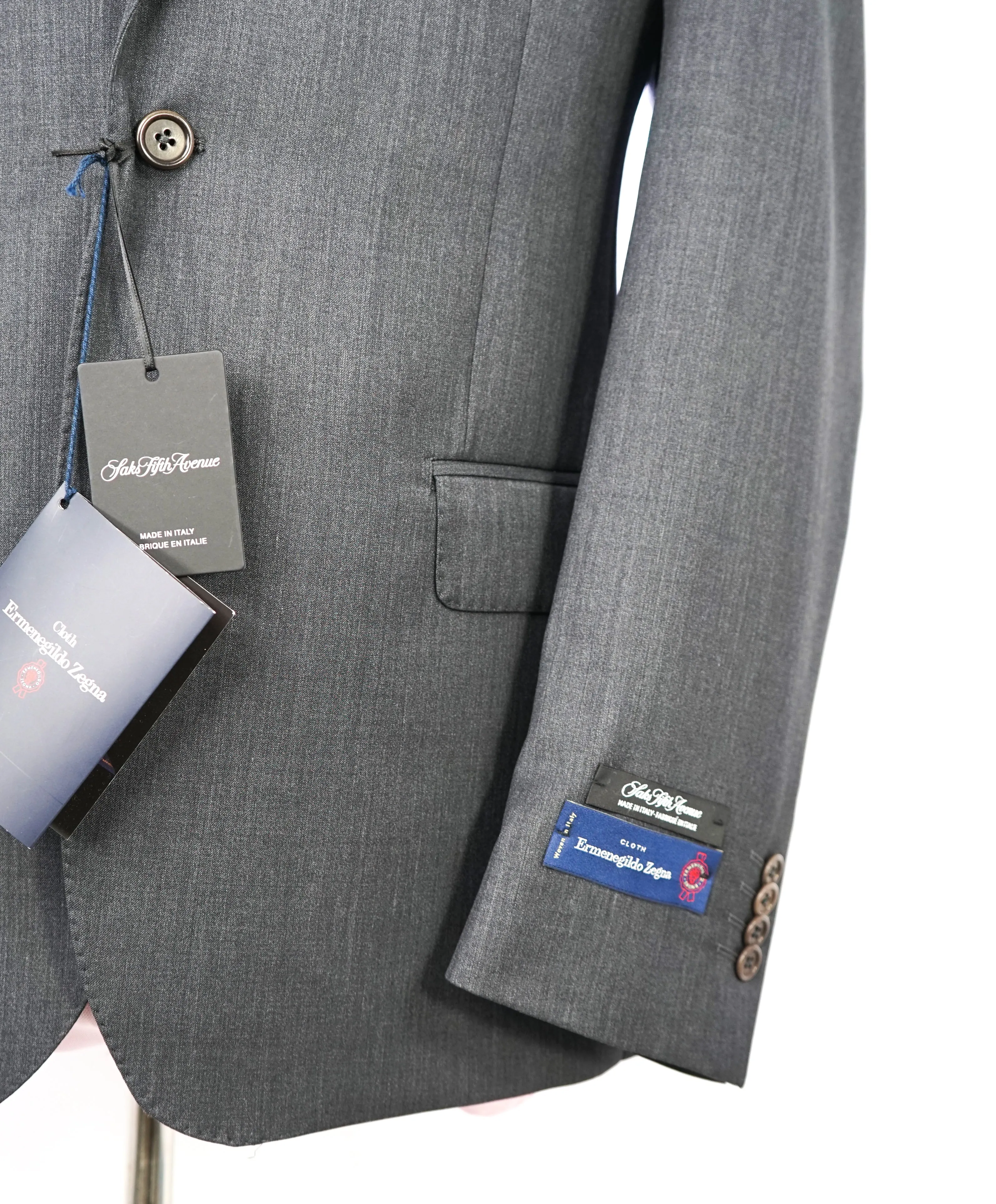 ERMENEGILDO ZEGNA - "Classic" SAKS FIFTH AVENUE *SILK* Gray Suit - 48R