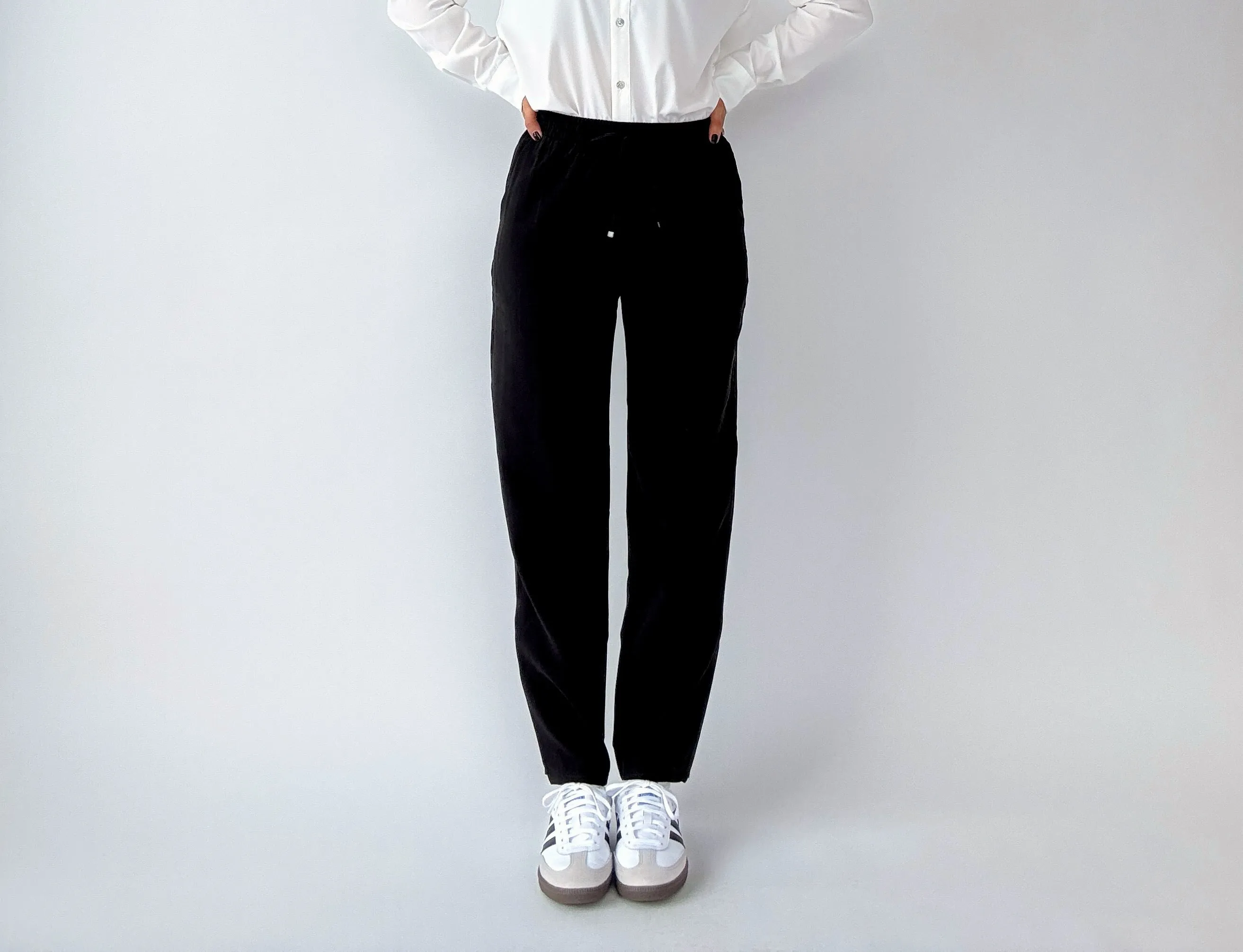 Everyday Ease Cropped Pant- Black