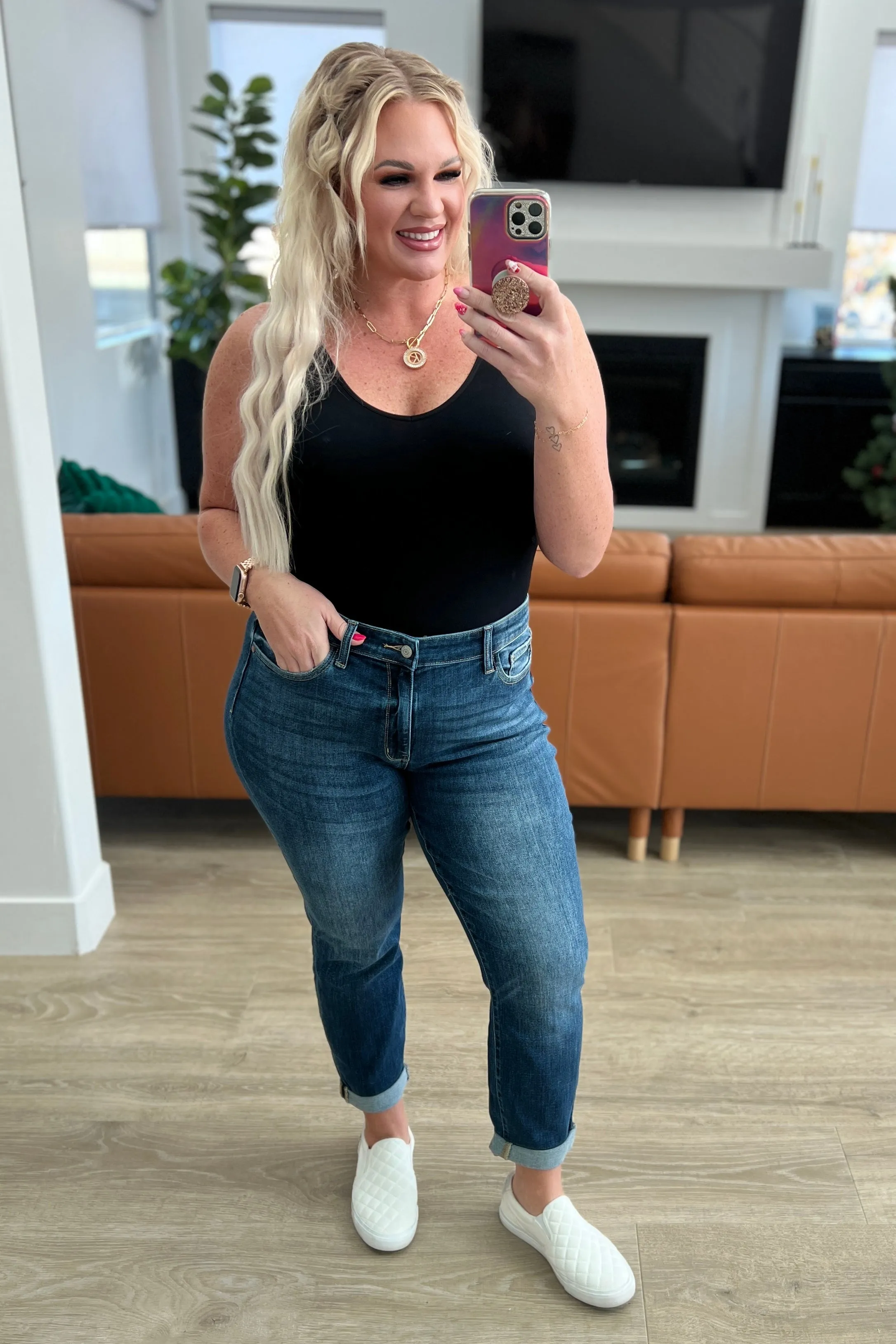 Judy Blue Mid-Rise Boyfriend Jeans in Dark Wash
