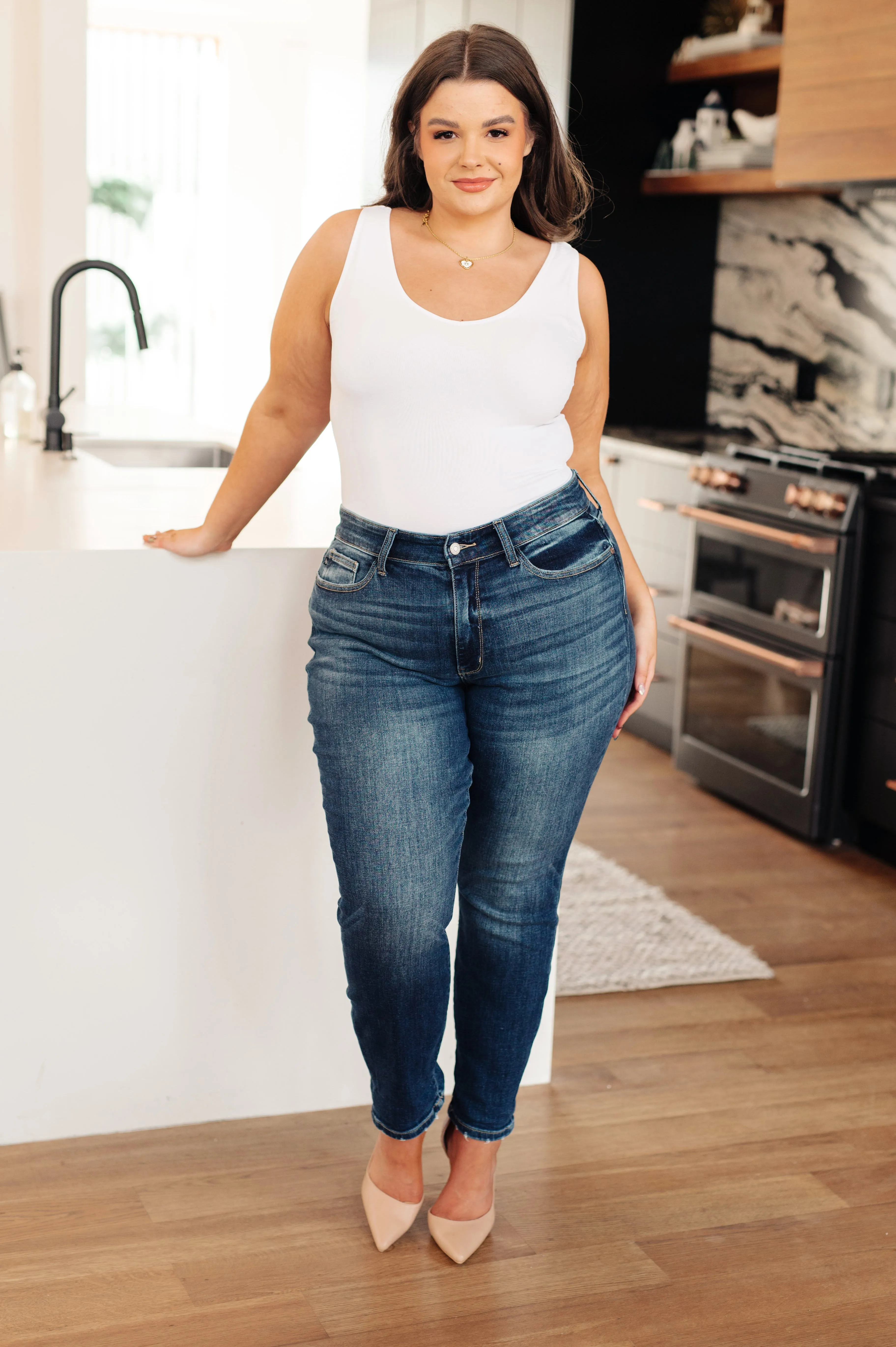 Judy Blue Mid-Rise Boyfriend Jeans in Dark Wash