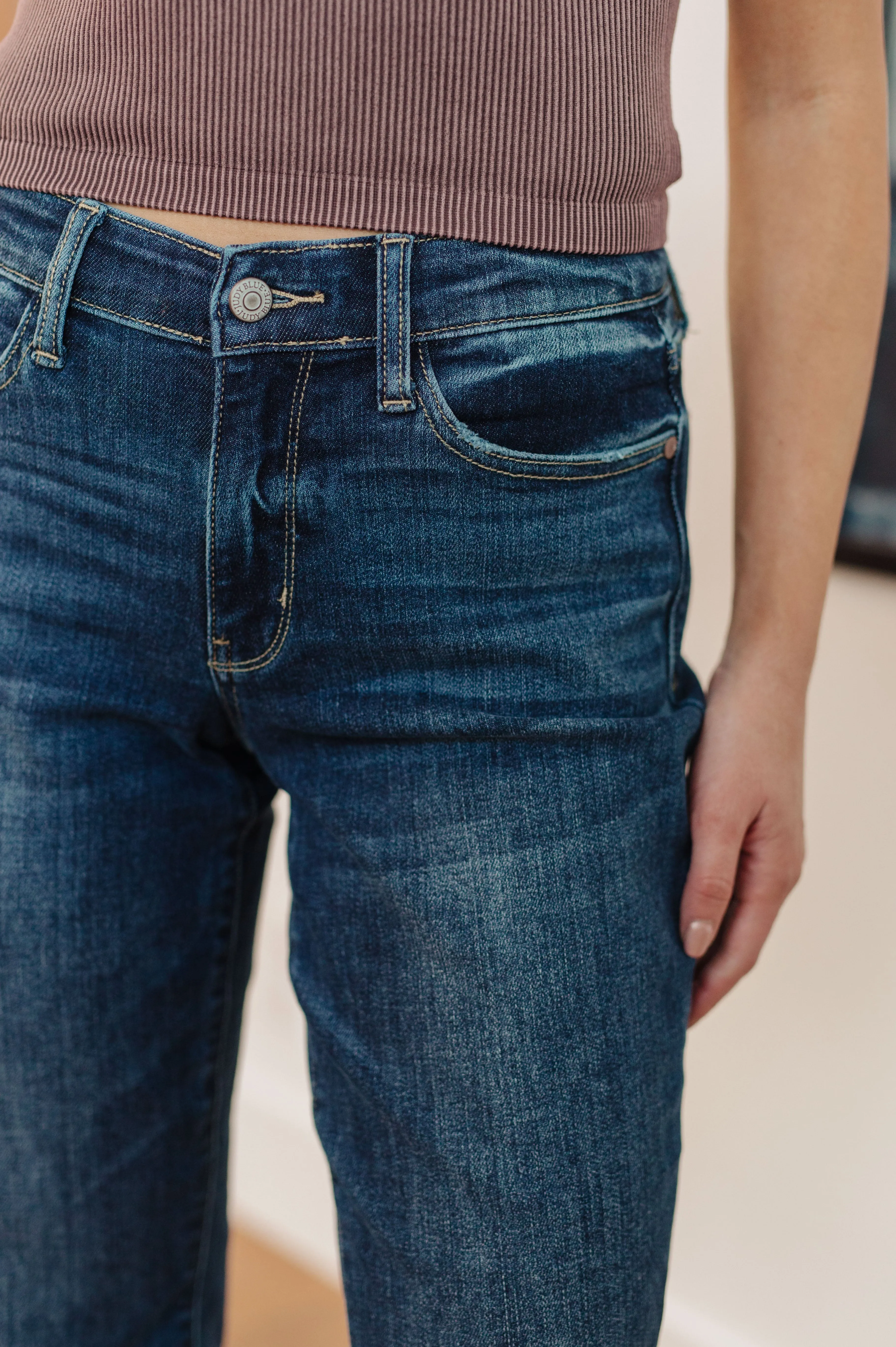 Judy Blue Mid-Rise Boyfriend Jeans in Dark Wash