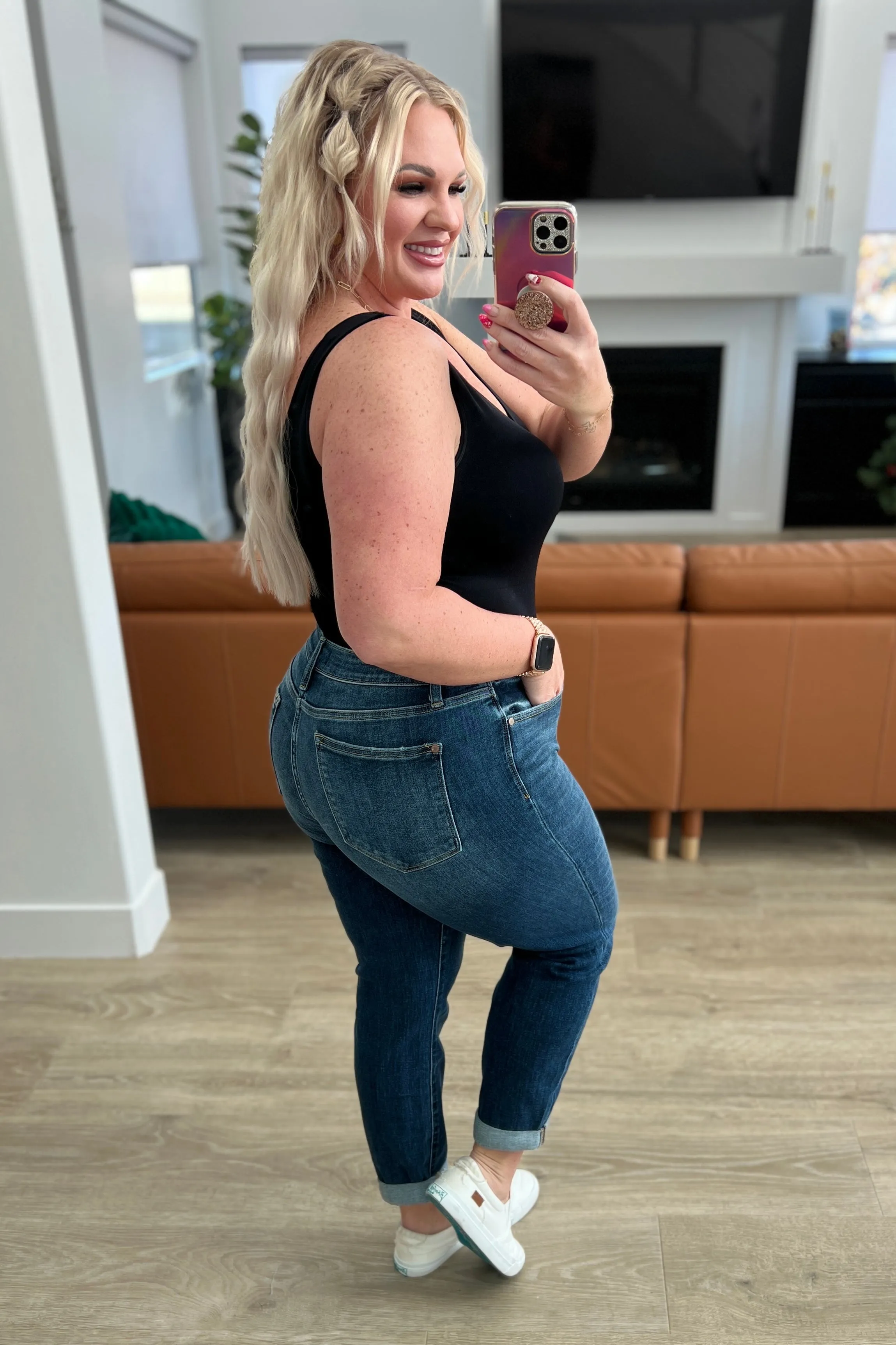 Judy Blue Mid-Rise Boyfriend Jeans in Dark Wash
