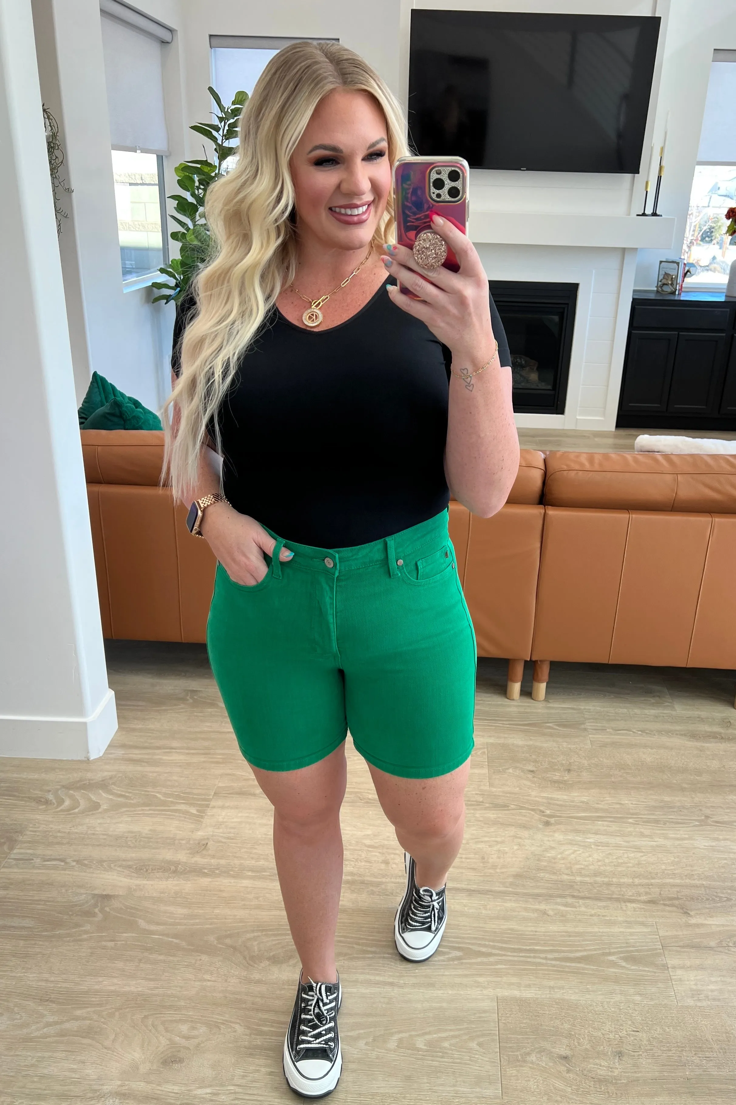 Judy Blue Tummy Control Shorts in Kelly Green