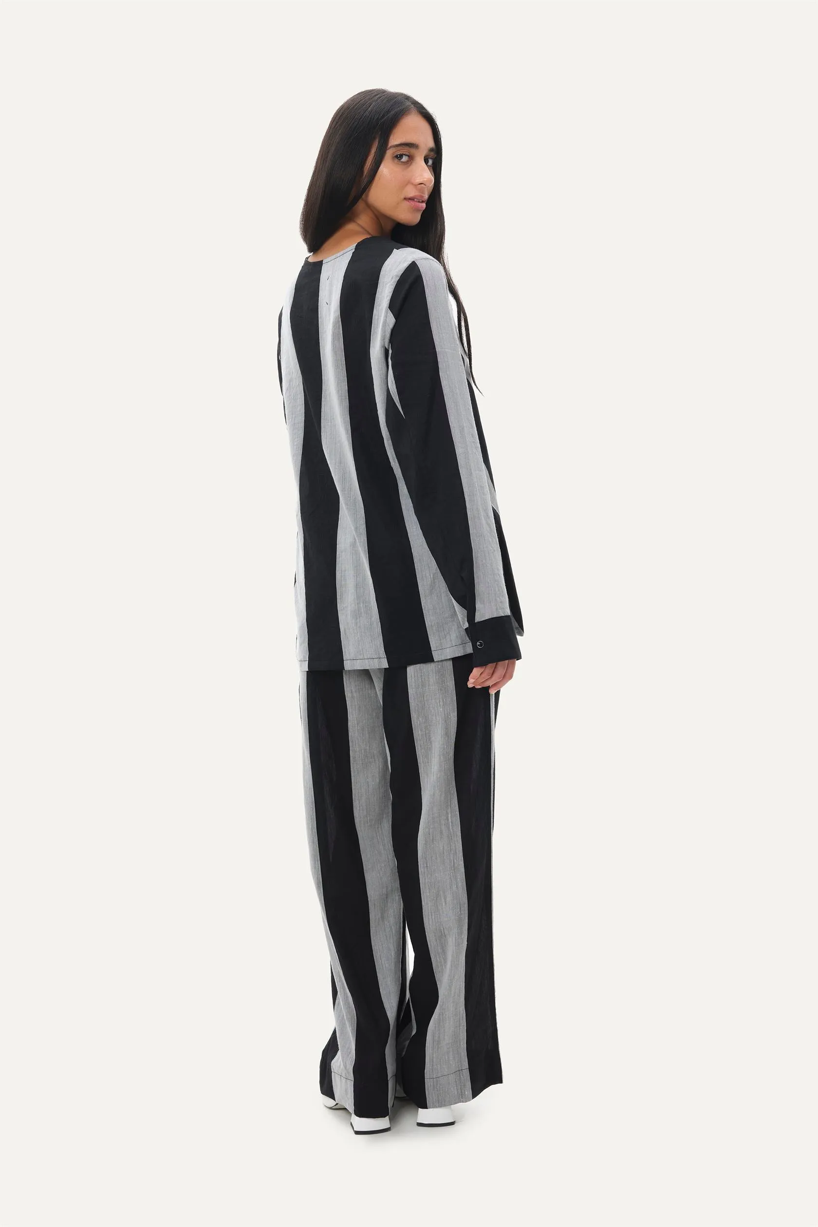 Naushad Ali   I   Lounge set Chevron Signature Spring Summer 2025 Black   Smoke Grey Handwoven Silk Cotton NA SS24 W15