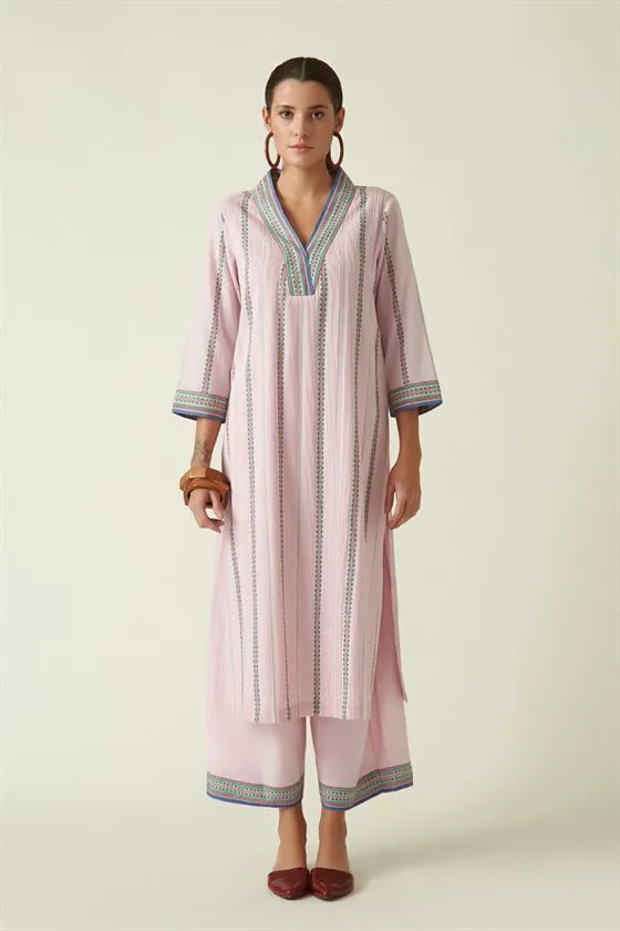 Payal Pratap   I   St. Andrew Poricini Straight Kurta Set (2Pcs) Cotton Handloom Pastel Pink Transition Edit 9T-11