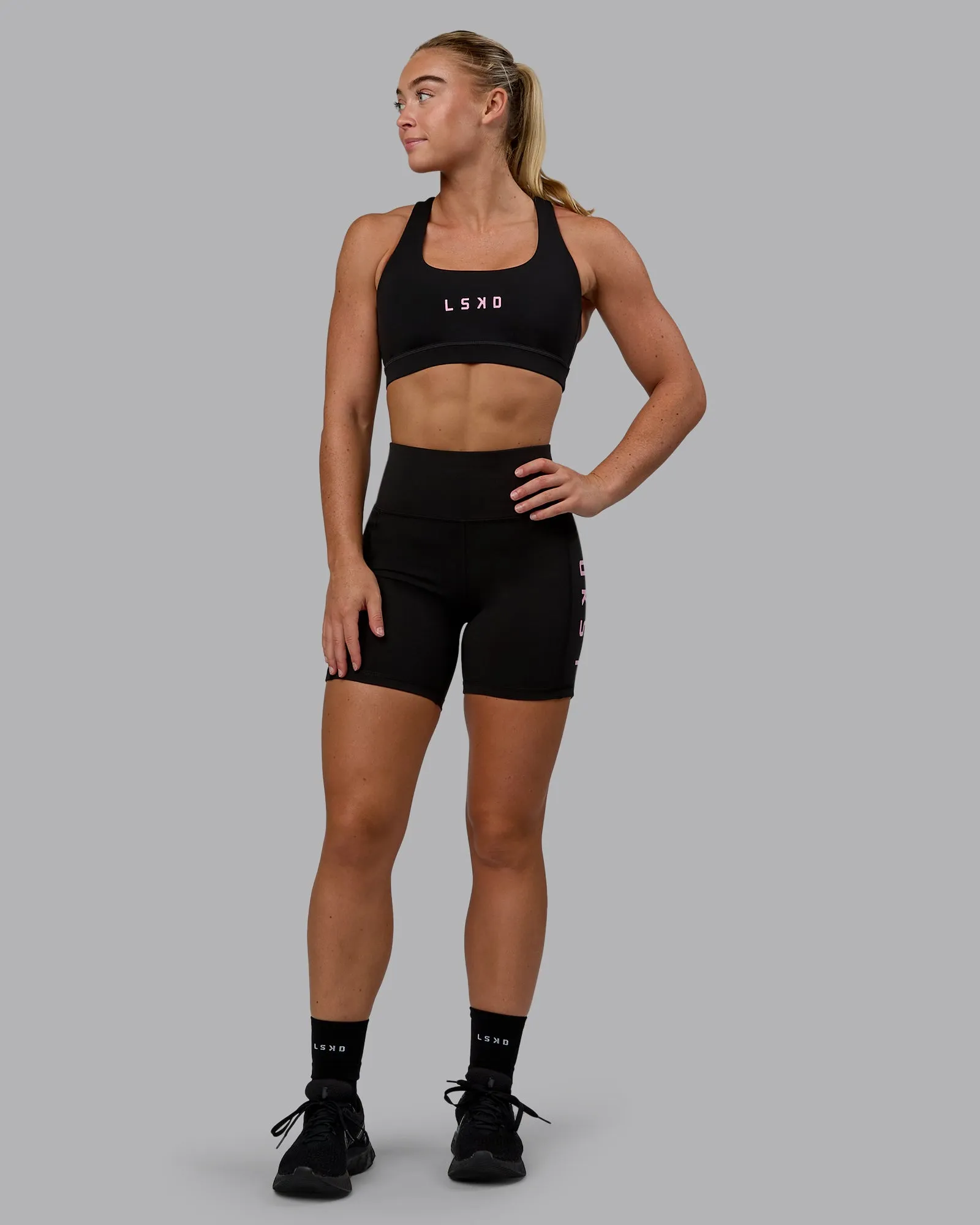 Rep Sports Bra - Black-Bubblegum