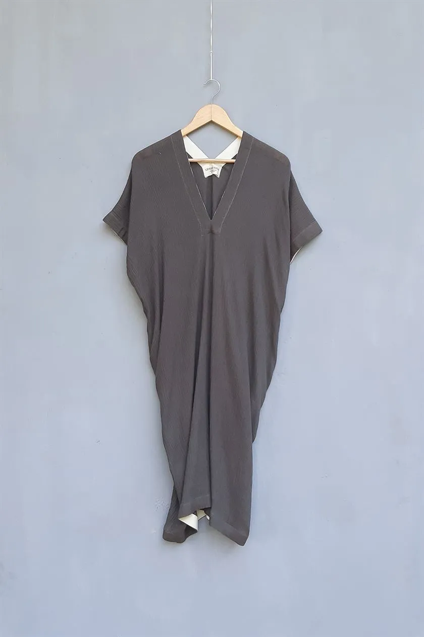 Urvashi Kaur   I   Hiratsuka DRESS URA crinkle cotton slate TESSELLATE- 41